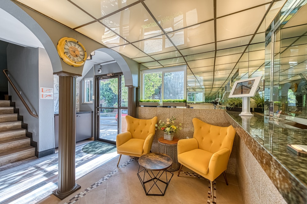 la mirage inn hollywood