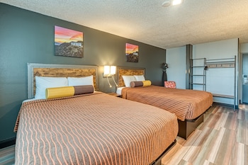 la mirage inn hollywood