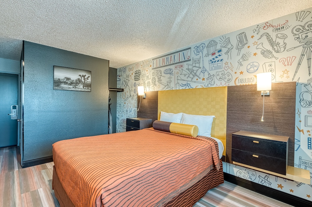 la mirage inn hollywood