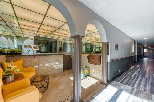 la mirage inn hollywood