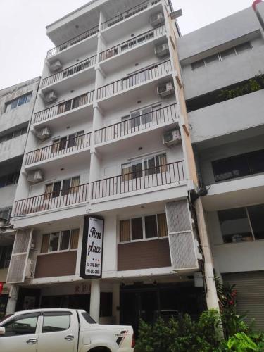 tim place bts phra khanong