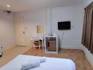 tim place bts phra khanong