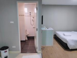 tim place bts phra khanong