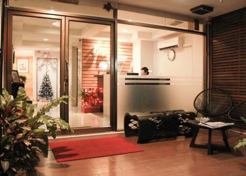 tim place bts phra khanong