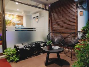 tim place bts phra khanong