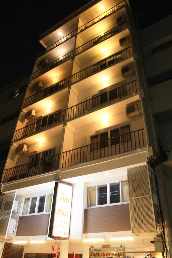 tim place bts phra khanong