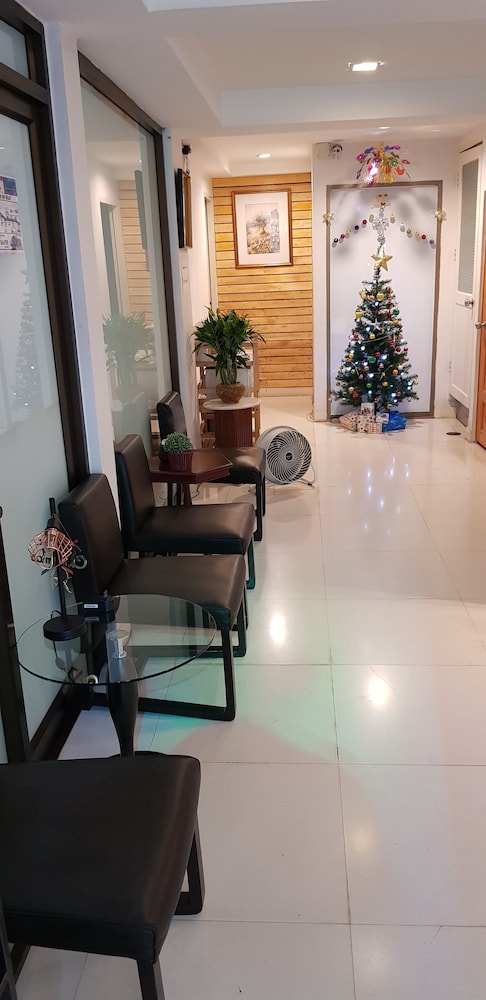 tim place bts phra khanong