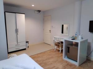 tim place bts phra khanong