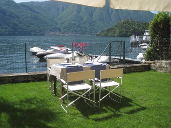 family lake apartment by rent all como