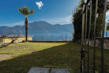 family lake apartment by rent all como