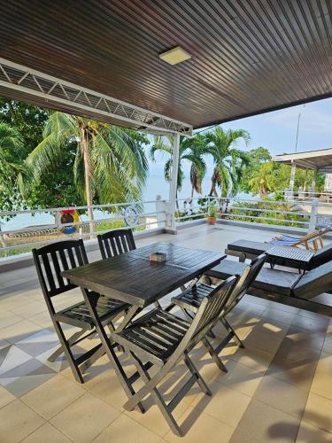 little heaven by sky hive a beach front bungalow
