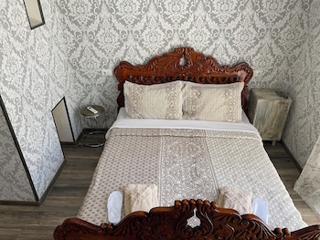 old tbilisi apart hotel