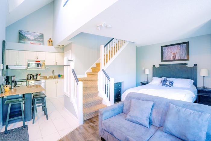 gorgeous loft in the heart of blue mountain