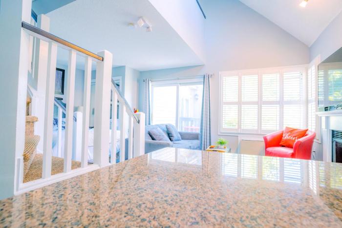 gorgeous loft in the heart of blue mountain