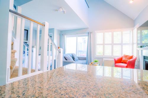 gorgeous loft in the heart of blue mountain