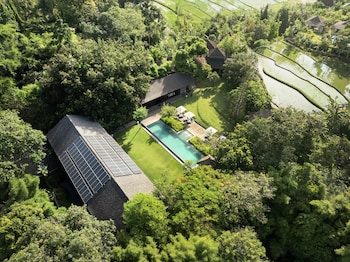 villa amita by nakula