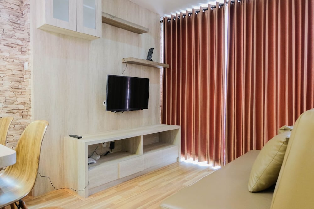 comfy 1br apartment casa de parco central bsd city