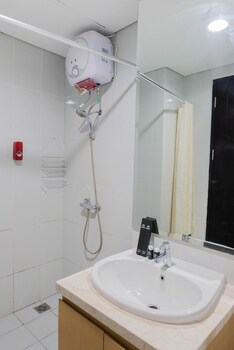 comfy 1br apartment casa de parco central bsd city