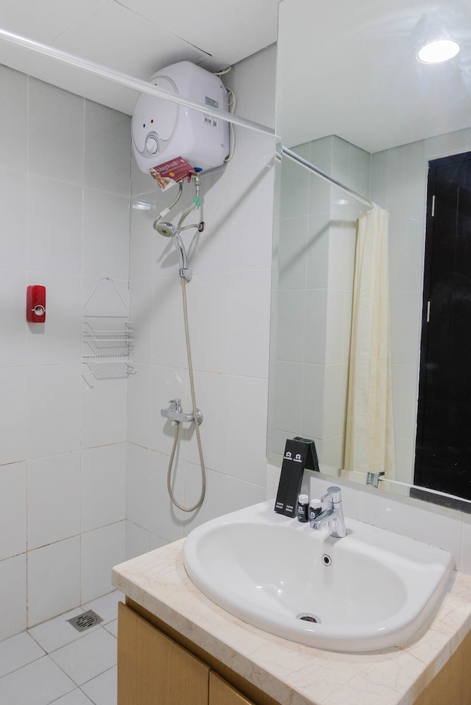 comfy 1br apartment casa de parco central bsd city