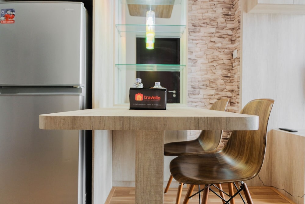 comfy 1br apartment casa de parco central bsd city