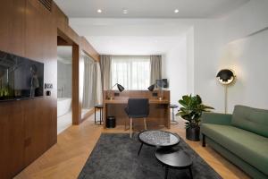 dominic smart and luxury suites edition