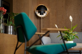 dominic smart and luxury suites edition