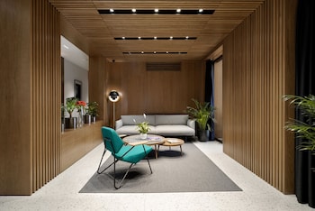 dominic smart and luxury suites edition