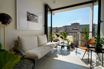 dominic smart and luxury suites edition
