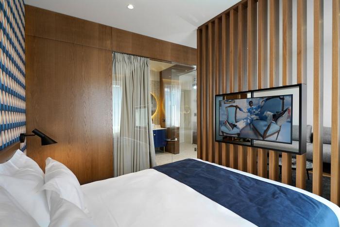 dominic smart and luxury suites edition