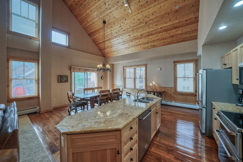 buffalo lodge 3 bed 3 bath