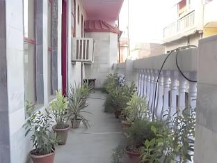 hotel raj bed and breakfast