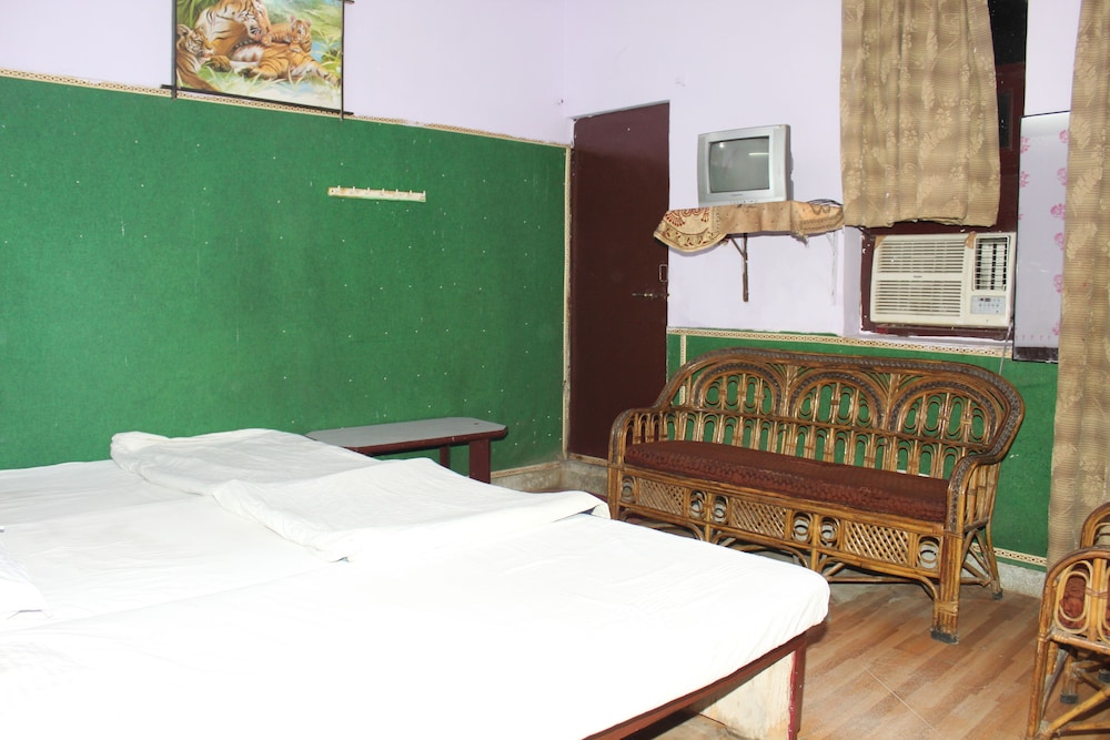 hotel raj bed and breakfast