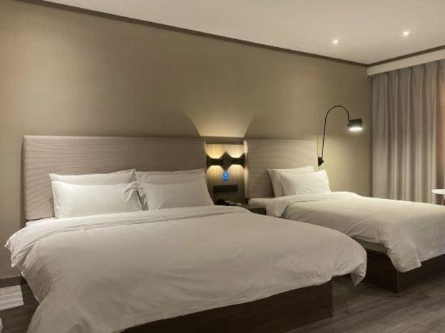 hanting hotel heze zhongshan road wanda