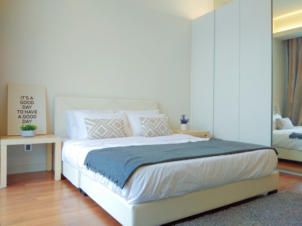 the signature service suite mont kiara by klhomesweet