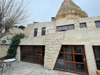 king apart by travellers