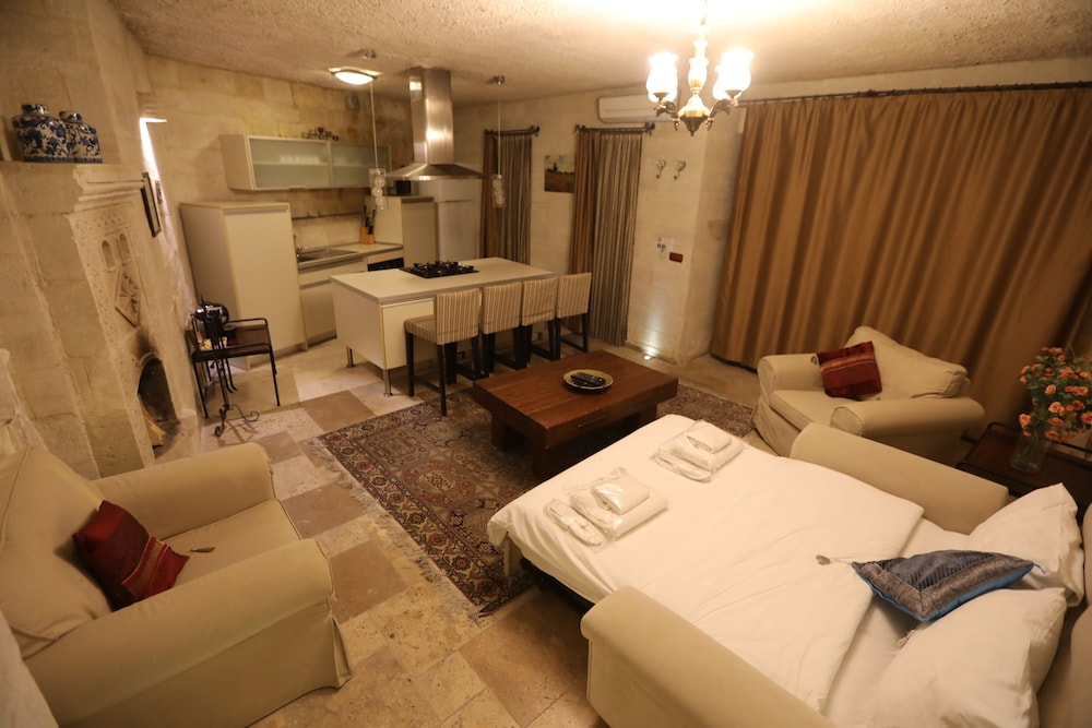 king apart by travellers