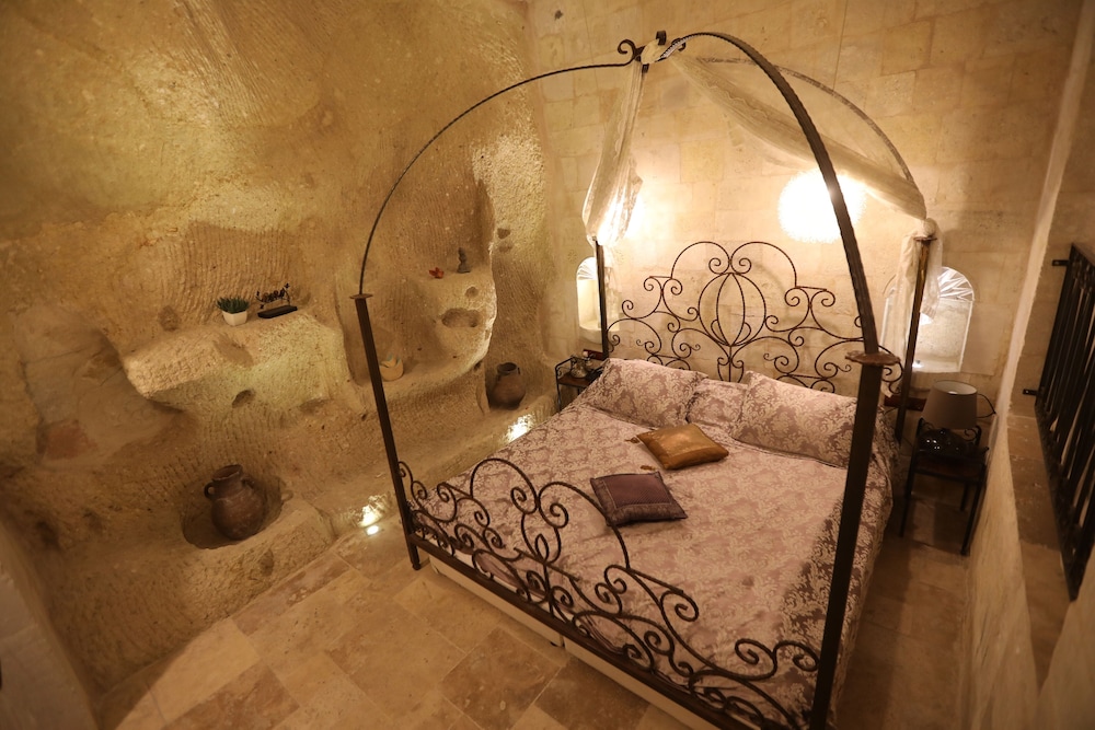 king apart by travellers