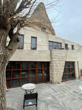 king apart by travellers