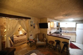 king apart by travellers