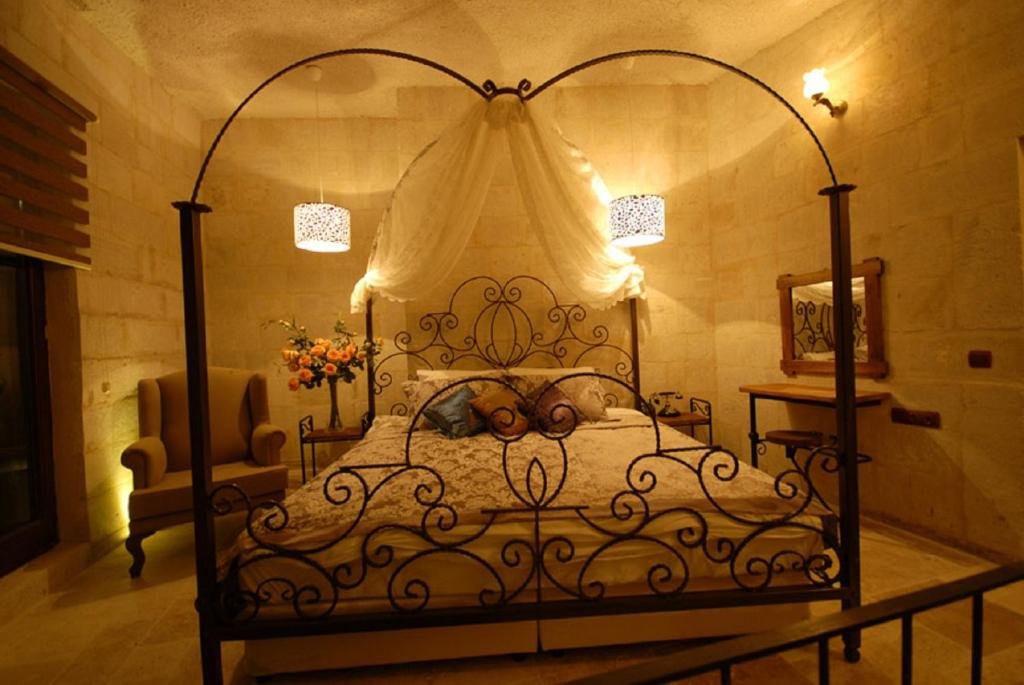 king apart by travellers