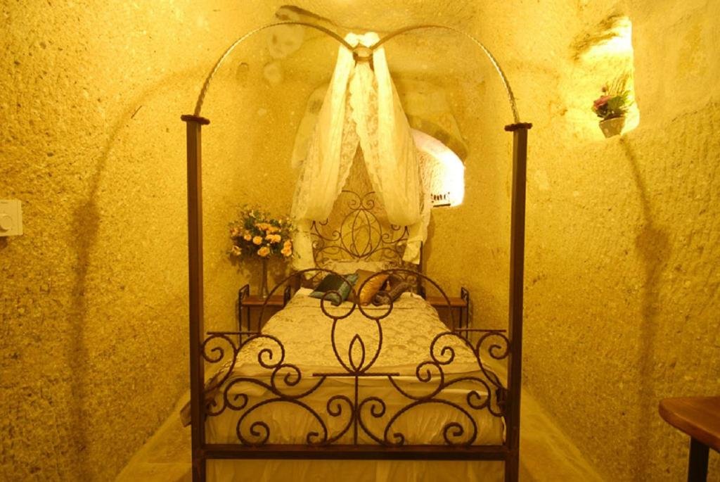 king apart by travellers