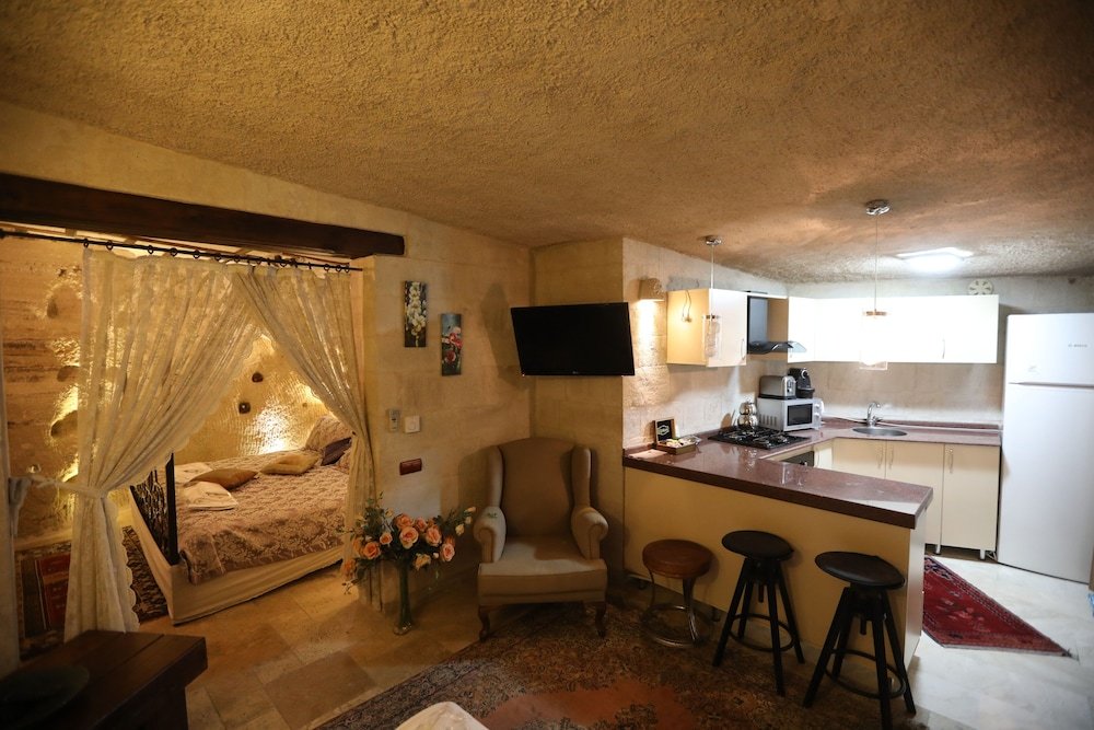 king apart by travellers