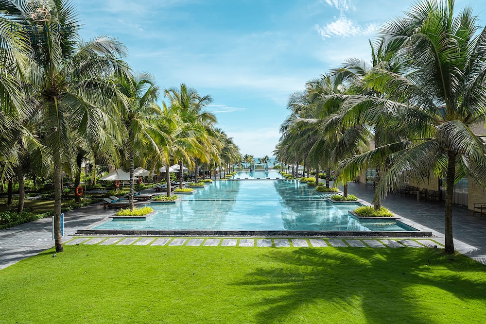 rosa alba resort and villas tuy hoa