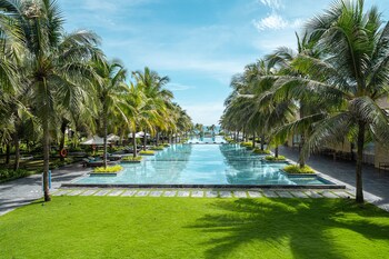 rosa alba resort and villas tuy hoa