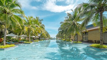 rosa alba resort and villas tuy hoa
