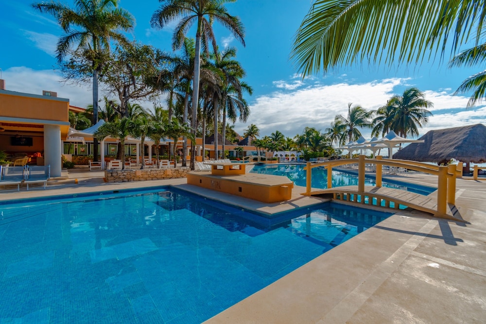 puerto aventuras hotel and beach club