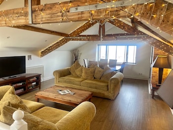beach house penthouse 3 bed apartment