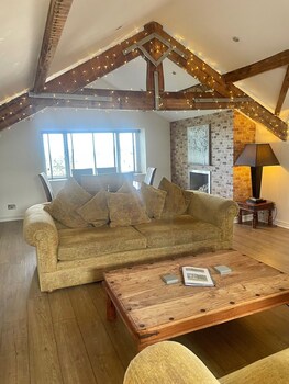 beach house penthouse 3 bed apartment