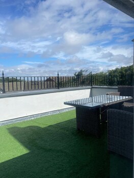 beach house penthouse 3 bed apartment