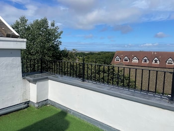 beach house penthouse 3 bed apartment